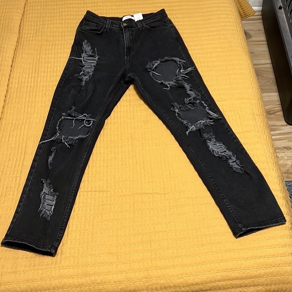 Distressed mom jeans - Picture 8 of 12